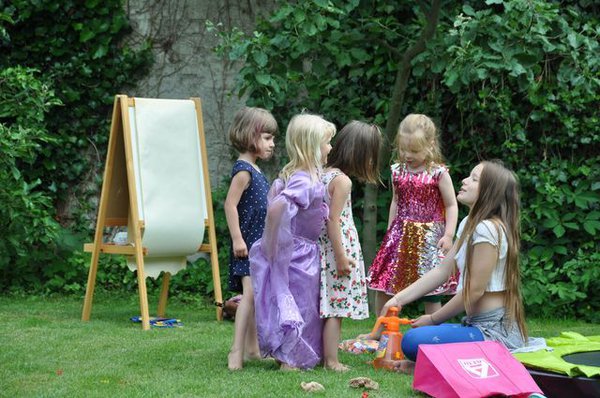 Mädchen-Sommerparty zum Kindergeburtstag