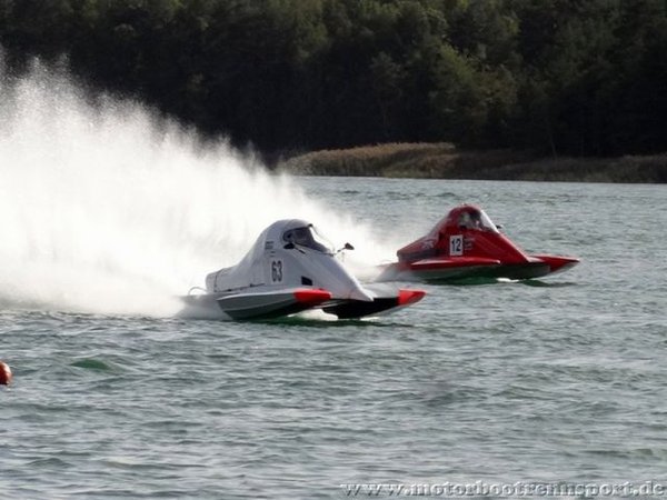 Speedboot-Rennen auf dem MWG-Elbefest